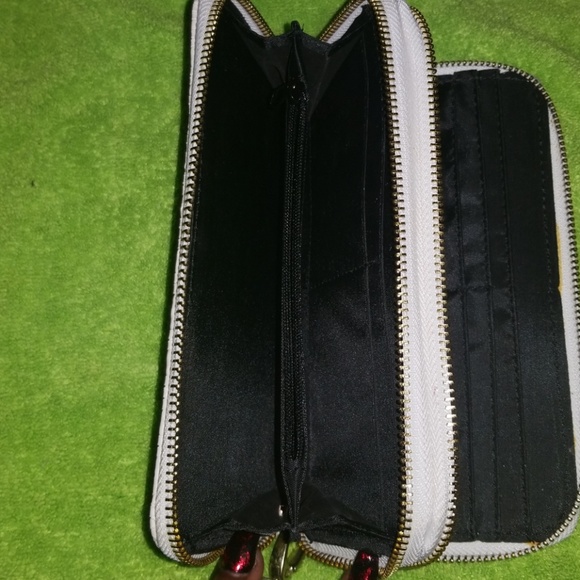 Hand Wallet Purse - Picture 3 of 4